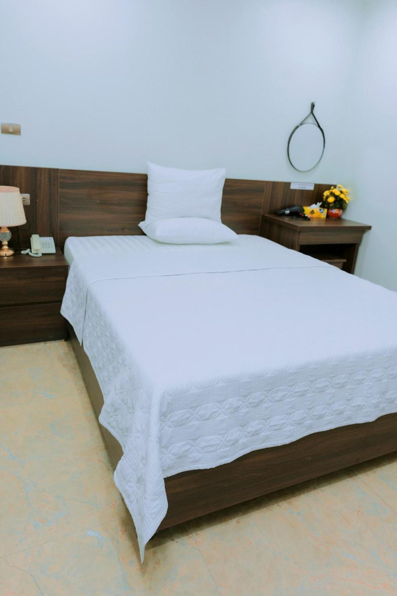 Thu Ha Hotel Uong Bi Zewnętrze zdjęcie