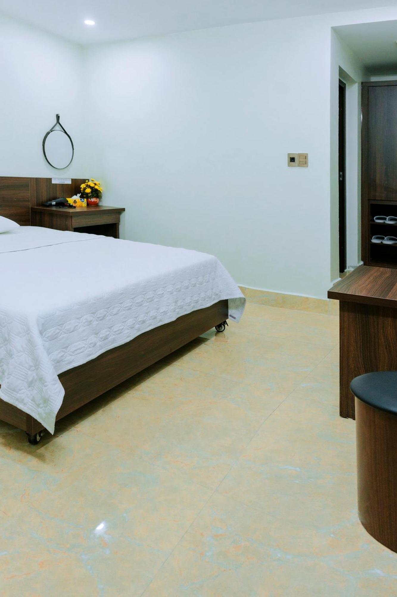 Thu Ha Hotel Uong Bi Zewnętrze zdjęcie