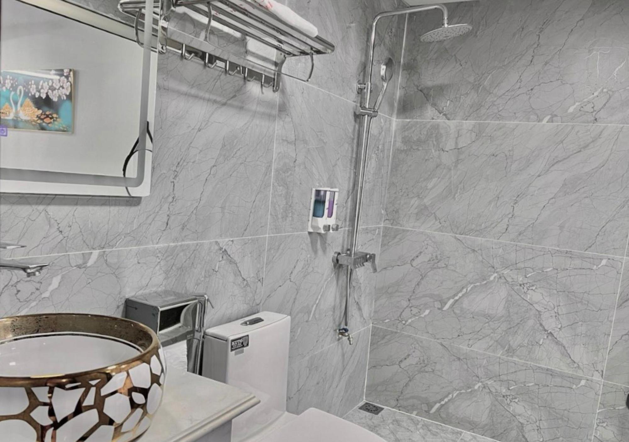 Thu Ha Hotel Uong Bi Zewnętrze zdjęcie