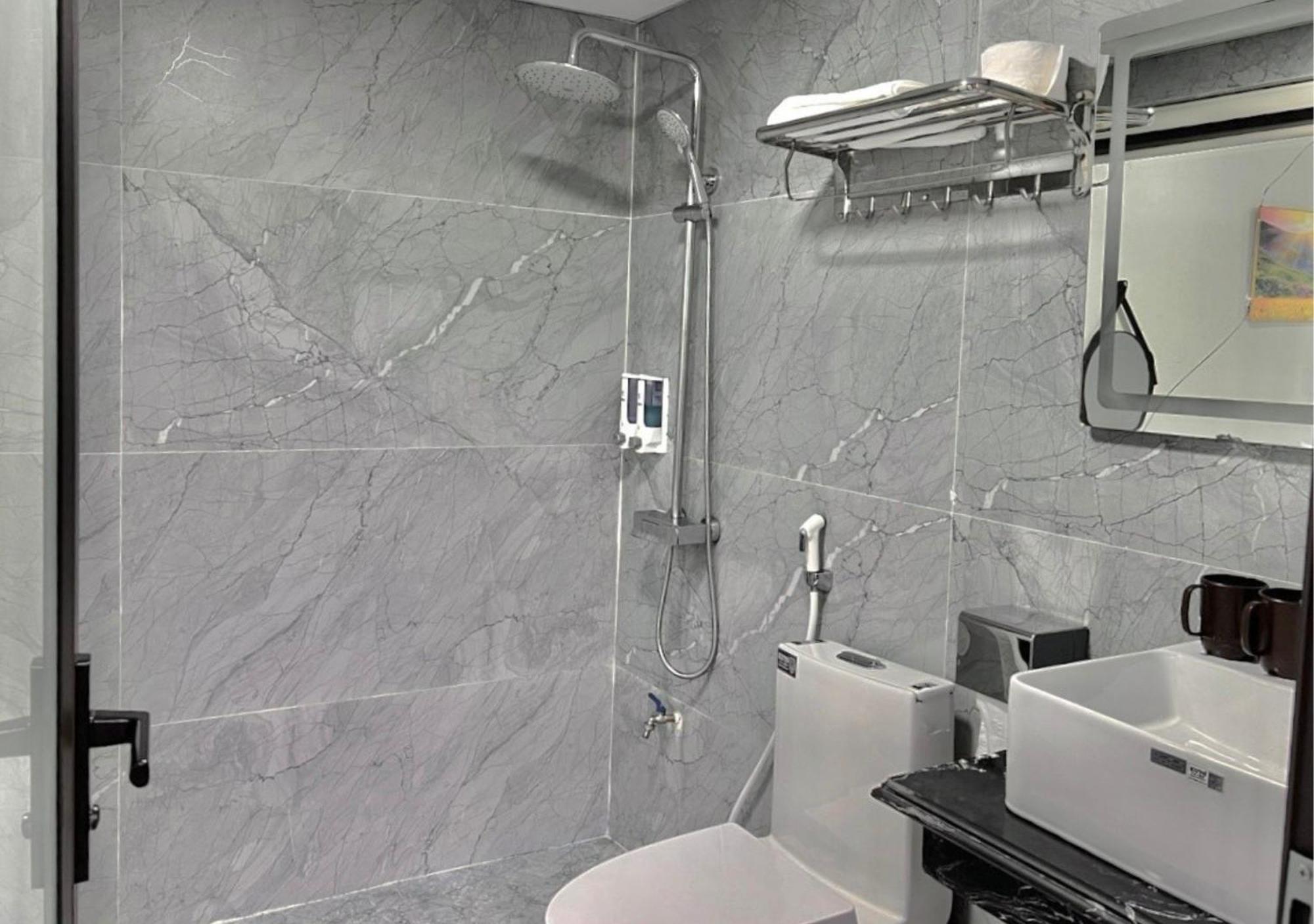 Thu Ha Hotel Uong Bi Zewnętrze zdjęcie