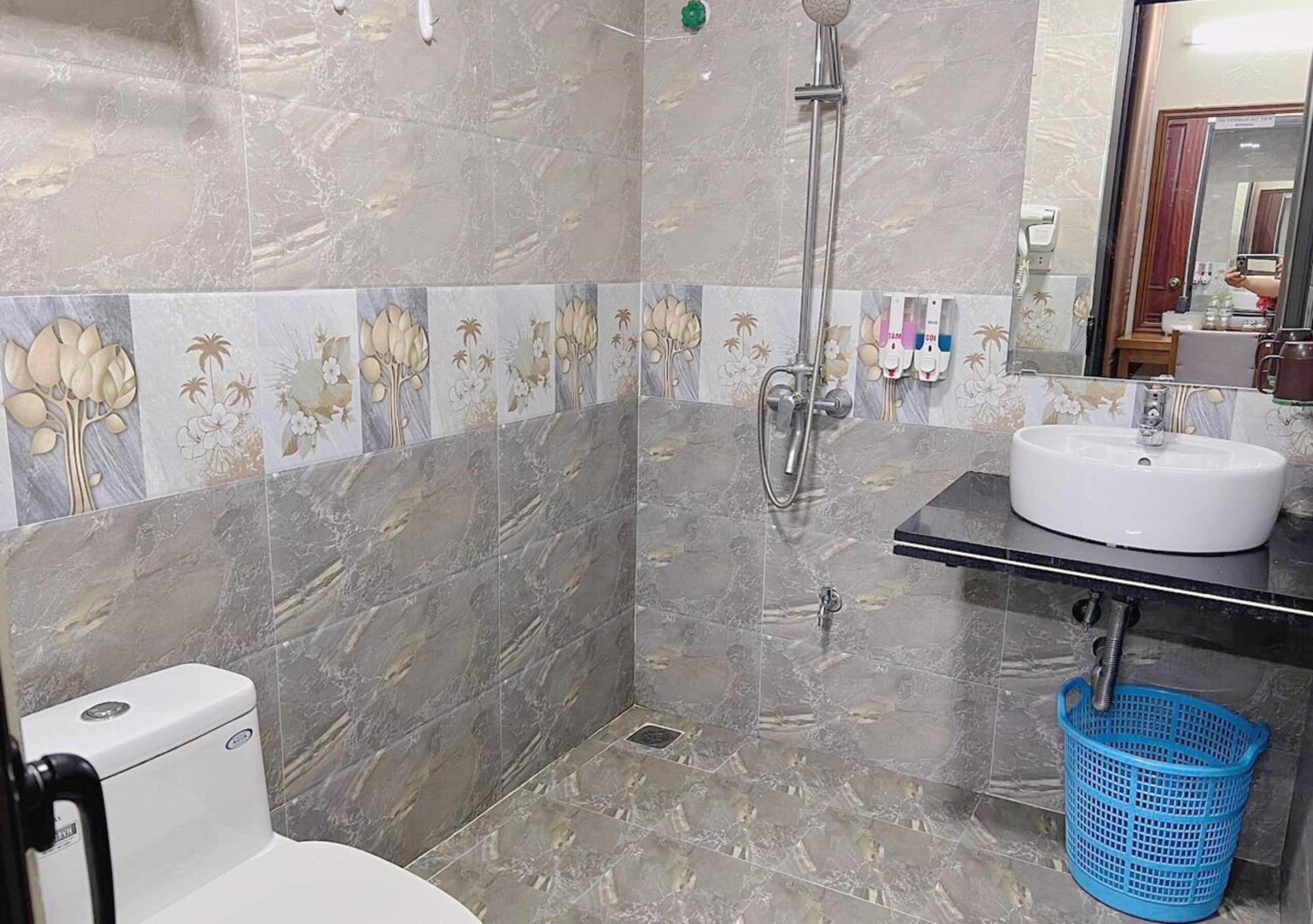 Thu Ha Hotel Uong Bi Zewnętrze zdjęcie